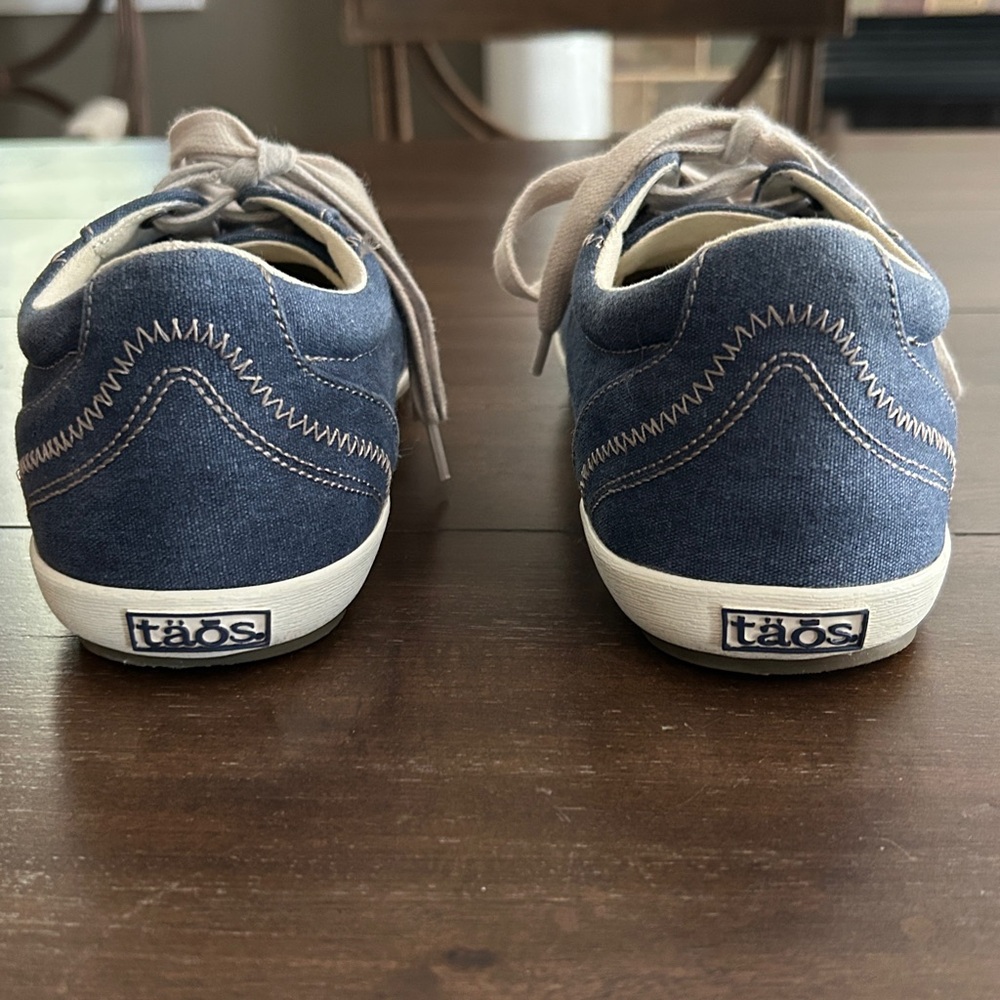Taos Star Blue Wash Denim Lace Up Sneakers. Women's Size 9. - Picture 4 of 6
